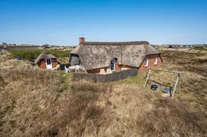 Fully equipped charming holiday home with jacuzzi, sauna & terrace | Next to the beach - Image 2