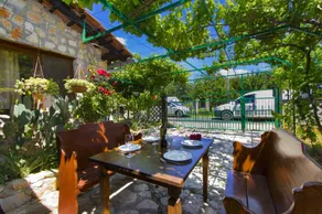 Casa vacacional apta para niños con piscina, terraza y barbacoa | Acepta mascotas - Image 2