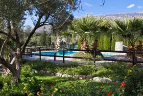 Fully equipped big villa with terrace, barbecue & garden | Garden view - Image 3