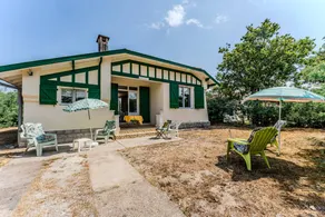 Holiday Home 'Villa au calme' with Private Terrace, Wi-Fi and Air Conditioning - Image 4