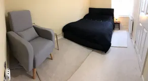 Privates Doppelzimmer mit neuem Duschbad mit Bad - Image 3