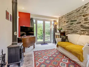 Cottage with garden & barbecue - Image 2