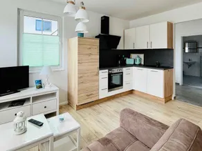 Apartment with terrace - Image 4