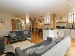 Children-friendly cottage with garden - Image 5