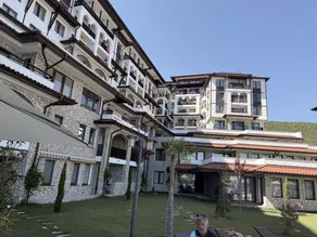Fully equipped shared room with pool | Beach nearby - Image 4