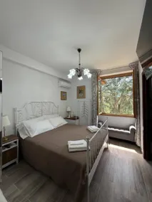 Nice private room with terrace, BBQ & garden | City view - Image 2