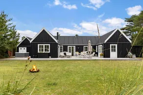 House with jacuzzi, BBQ & sauna - Image 2