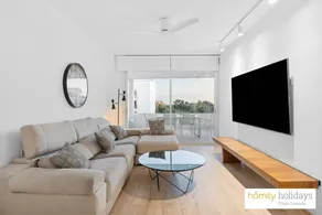 Apartment with pool & terrace - Image 5