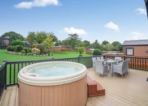 Chalet with jacuzzi - Image 5