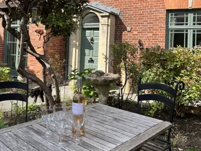 Cottage with garden - Image 2