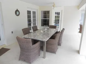Familienfreundliche Wohnung mit Garten und privatem Pool | Haustiere erlaubt - Image 2