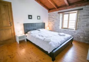Beautiful holiday Apartment surrounded with a Stone wall with Pool and Garden - Image 5