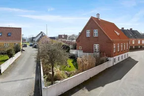 Holiday home with BBQ, garden & terrace | Sea view - Image 2