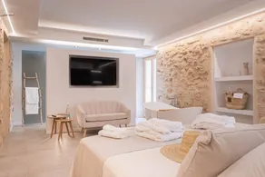 Dedicated room with garden, heated pool & sauna | Mountain view - Image 4