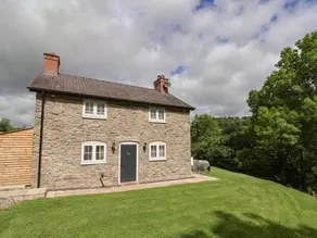 Cottage with jacuzzi & garden | Pets allowed - Image 2