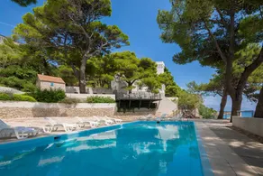 Voll ausgestattete Villa mit Terrasse, Garten und Sauna | Poolblick | Perfekt für die Arbeit von Zuhause - Image 2