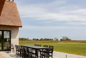 Embraced by rural feel in a thatched house - Image 3