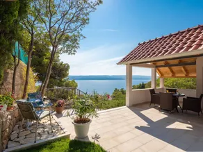 House with terrace, garden & private pool | Nature view - Image 2