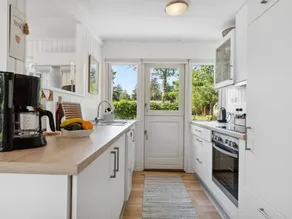 Family-oriented holiday home with terrace & BBQ - Image 2