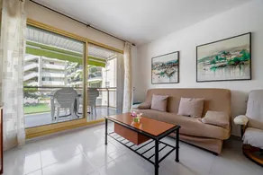 Fully equipped apartment with fast internet, pool & garden | Garden view | Next to the beach | Pets are welcome - Image 2