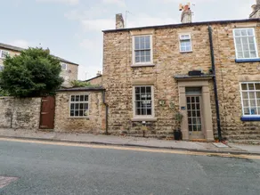Cottage with terrace - Image 2
