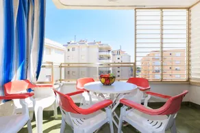 Flat with terrace & pool - Image 3