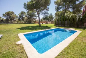 Villa with garden, terrace & private pool - Image 5
