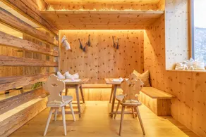 Apartment with heated pool, barbeque & sauna - Image 4