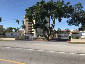 BAYSIDE CONDO WITH MARINA, POOL, BEACH & BEST SUNSETS IN THE KEYS - Image 4