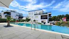 Luxus Apartment nur 300 Meter zum Strand mit Pool, Liegen, Grill, Privatparkplatz - Image 5