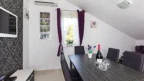 Flat with terrace - Image 5