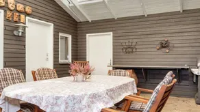 House with terrace - Image 2