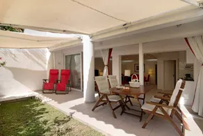 Appartamento con giardino e terrazza | Vista sul giardino - Image 2