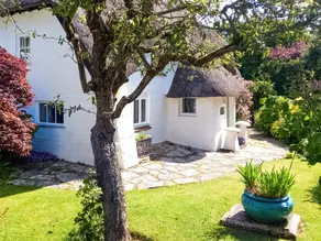 Family-friendly cottage with garden | River view | Dogs allowed - Image 3