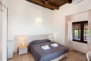 Private room with pool, terrace & garden | Sea view | Close to the beach | Dogs allowed - Image 5