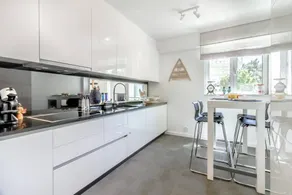 Kinderfreundliche geräumige Ferienwohnung mit beheiztem Pool und Garten | Strand in der Nähe | Ideal für Homeoffice - Image 3