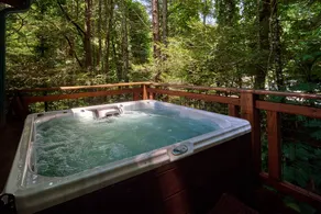 House with garden, fast internet & hot tub | Water view - Image 2