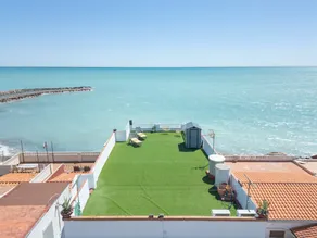 House with terrace | City view - Image 3