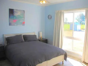 Spacious Oxley Accommodation for a Fun-Filled Farm Stay, Victoria - Image 4