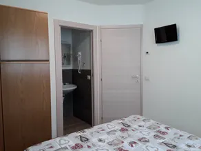 Dedicated room | Mountain view | Pet-friendly - Image 3
