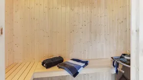 Child-friendly holiday home with terrace, hot tub & private pool | Pets allowed - Image 3
