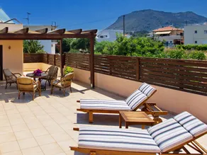 Villa avec barbecue, terrasse et piscine privée - Image 3