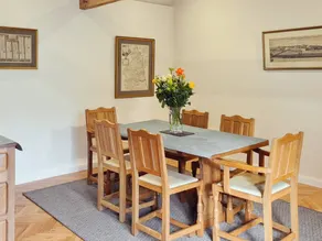 Cottage with garden | River view - Image 4