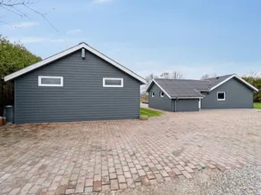 Holiday home with terrace, private pool & barbeque - Image 3
