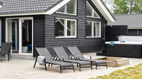 Big house with pool, terrace & sauna | Beach nearby | Pets allowed - Image 3