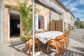 House with pool, garden & barbeque | Garden view - Image 4