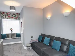 Cottage with garden - Image 3