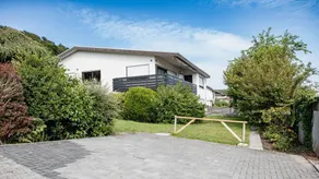 Family-oriented apartment with garden & terrace - Image 5