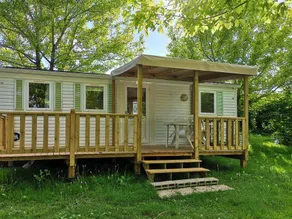 Mobile home with pool - Image 4