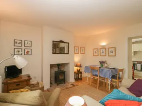 Cottage with garden - Image 4